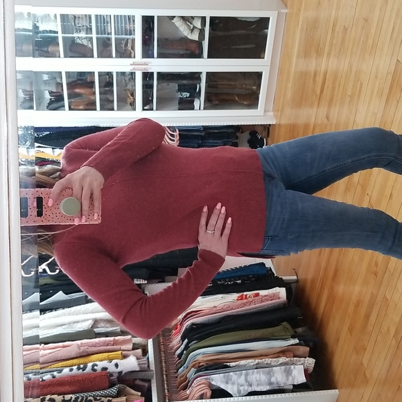 SOLD Max Studio Cashmere top - Picture 4 of 10